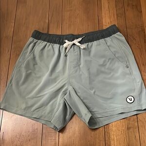 Vuori Kore 5” Seafoam Lined Shorts L